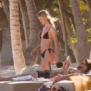 Hannah Cooper in black bikini and Joel Dommett Enjoy a Day in Mexico - 454 x 303