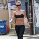 Olivia Wilde – Showing off her amazing figure in Los Angeles