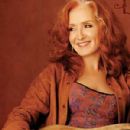 Bonnie Raitt - 300 x 520