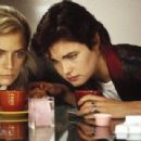 Harley Jane Kozak and Elizabeth McGovern in The Favor (1994)