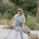 Alicia Silverstone – Seen after a Memorial Day hike in Hollywood Hills - 454 x 636