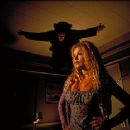 Thomas Ian Griffith and Sheryl Lee in John Carpenter's Vampires