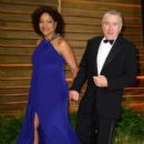 Grace Hightower and Robert De Niro - 395 x 594