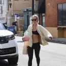 Olivia Wilde – Shows off her abs after workout in Studio City