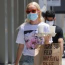 Kate Bosworth in Denim Shorts – Picking up lunch in Los Angeles