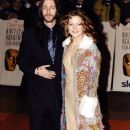 Chris Robinson and Kate Hudson - The Orange British Academy Film Awards - BAFTA (2001) - 374 x 612