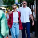 Jennifer Lawrence – With Cooke Maroney take a romantic walk in New York - 454 x 623