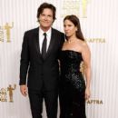 Jason Bateman and Amanda Anka - The 29th Annual Screen Actors Guild Awards (2023) - 408 x 612