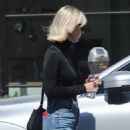 January Jones – Stopping by Maria Tash on Melrose Pl. in West Hollywood - 454 x 682