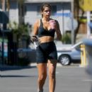 Hannah Ann Sluss – Makeup free after workout in West Hollywood - 454 x 554