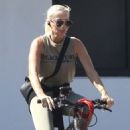 Zoe Gregory – Seen out in Fort Lauderdale - 454 x 681