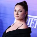 Emma Kenney – Variety’s 2022 Power of Young Hollywood Presented By Facebook Gaming - 454 x 303