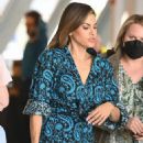 Eva Mendes – Arrives at JFK Airport in New York - 454 x 681