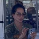 Brooke Burke – Pictured during a lunch date with a friend in Malibu - 454 x 681
