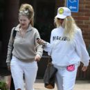 Nicollette Sheridan – Stops by Cross Creek while shopping in Malibu