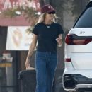 Ashlee Simpson – Fills the tank of her car after lunch with a friend in Studio City
