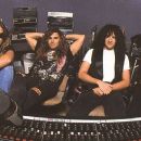 Musical groups established in 1983