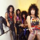 Kiss photographed by Fryderyk Gabowicz in Munich on November 2, 1983 - 454 x 696