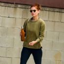 Kate Mara – Rocks a casual attire in leggings while leaving her Pilates class in Los Feliz - 454 x 681