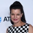 Pauley Perrette attends the 2016 TrevorLIVE fundraiser at the Beverly Hilton hotel in Beverly Hills on December 4, 2016 / AFP / CHRIS DELMAS - 454 x 596