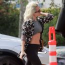 Lady Gaga – Shows off her six-pack while shopping in Malibu - 454 x 634