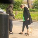 Lara Stone – Taking her dog for a walk in London - 454 x 434