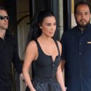 Kim Kardashian – Leaving her hotel in New York - 454 x 681