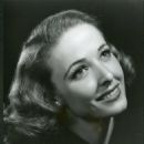 Laraine Day - 454 x 582