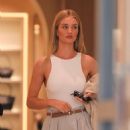 Rosie Huntington Whiteley – Shopping at Bottega Veneta in Beverly Hills