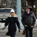 Liza Powel O’Brien – Steps out in Aspen - 454 x 682