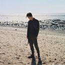 Dong-Wook Lee - Esquire Magazine Pictorial [South Korea] (December 2017) - 454 x 470