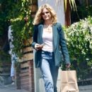 Kyra Sedgwick – Picks up her lunch from All Times restaurant - 454 x 629