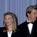 Michelle Pfeiffer and Dennis Quaid attends The 61st Annual Academy Awards (1989) - 454 x 330
