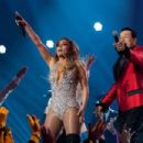 Jennifer Lopez and Smokey Robinson : 61st Annual Grammy Awards Show - 454 x 303
