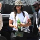 Kelly Rowland – Catches a flight out of Los Angeles - 454 x 772