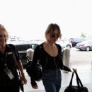 Frances Bean Cobain – Arrives at LAX International Airport in LA - 454 x 681