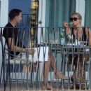 Paris Hilton – Seen on a dinner in Portofino