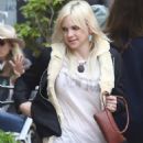 Anna Faris – On a coffee with a male friend in the Palisades - 454 x 681