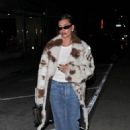 Hailey Bieber – With Justin step out after dinner date at Drake’s Restaurant