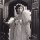 Six Days - Corinne Griffith - 454 x 336