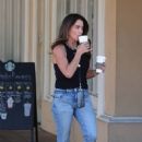 Kyle Richards – Stopped for a quick Starbucks in Malibu - 454 x 641
