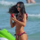 Carolina Baldini in bikini on the beach in Miami - 454 x 681