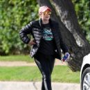 Rebel Wilson – Steps out for a hike in Los Angeles - 454 x 551