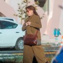 Katey Sagal – Shopping candids on Melrose Ave in Los Angeles - 454 x 630