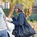 Jennifer Love Hewitt – Seen at the park in Los Angeles - 454 x 521