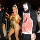 Nicole Coco Austin – Arrives at Heidi Klum’s Halloween Party in New York - 454 x 681