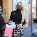 Holly Madison – Wear houndstooth skirt while shopping in West Hollywoo - 454 x 681