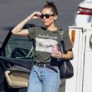Miley Cyrus – Shopping candids in Highland Park - 454 x 636