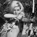 Catherine Schell in Lana - Königin der Amazonen (1964) - 454 x 593