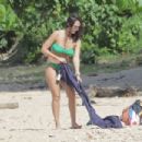 Jessica Alba – On the beach in Hawaii